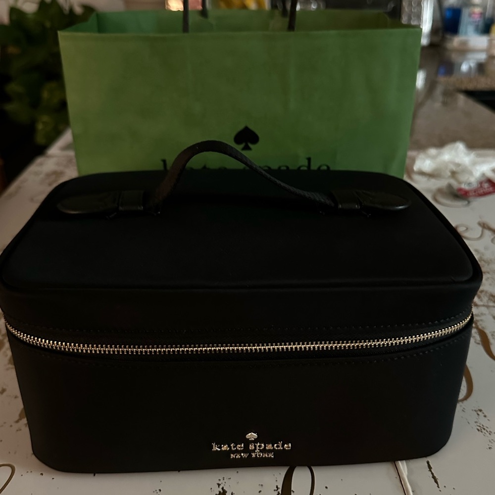New Kate Spade Chelsea cosmetic bag